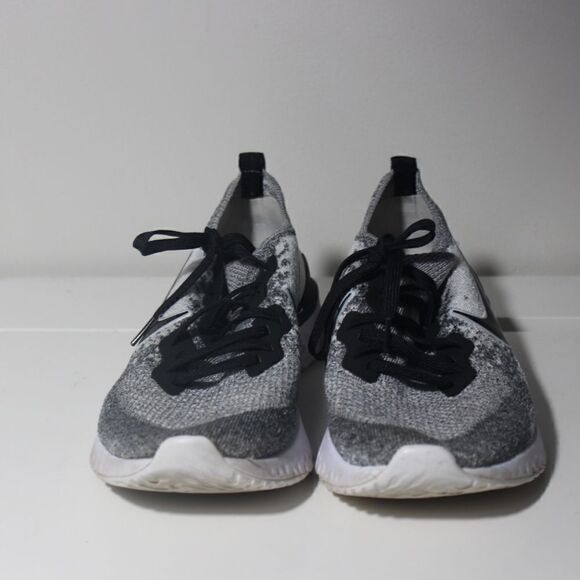 Nike Epic React Flyknit Men Size 11 - Picture 3 of 9